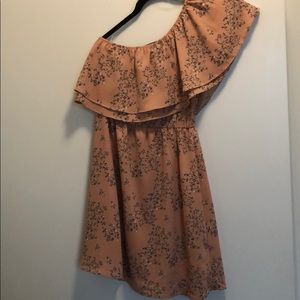 One shoulder sleeve dress by Lush.